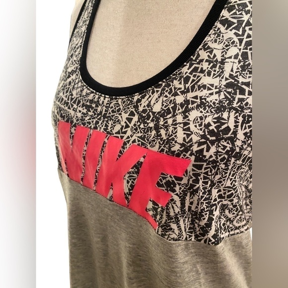 Nike Razor Back Tank Top Women’s Size Medium Black & Neon Pink Sleeveless NWT - Picture 2 of 12